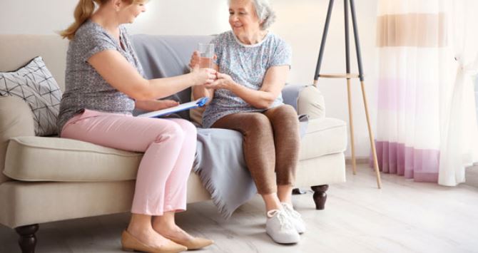 Personne âgée : quelles solutions pour rester à domicile ?